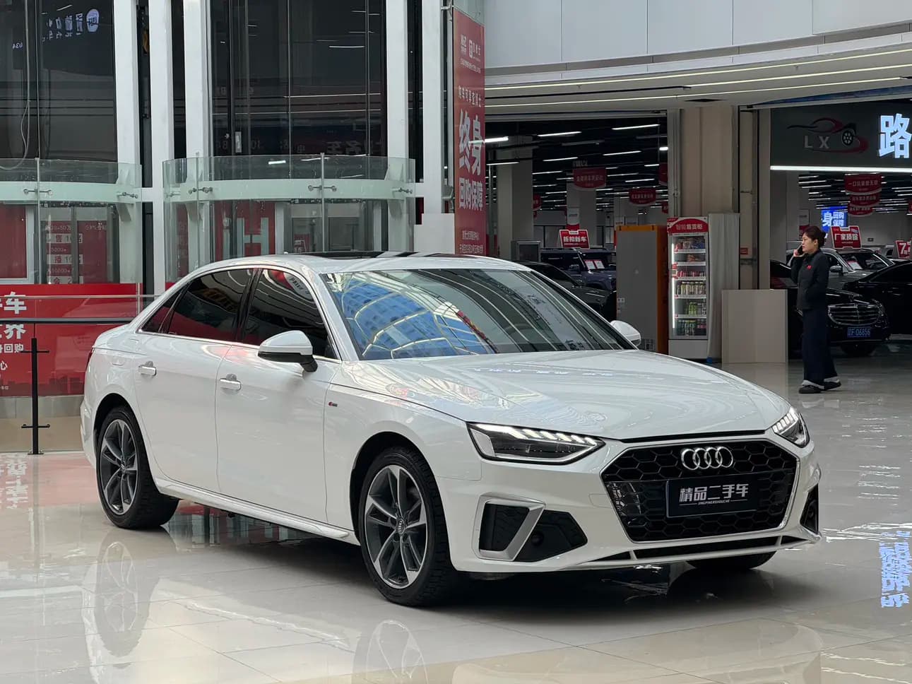 Audi A4L 2021 г. 60068 км. — фото 3
