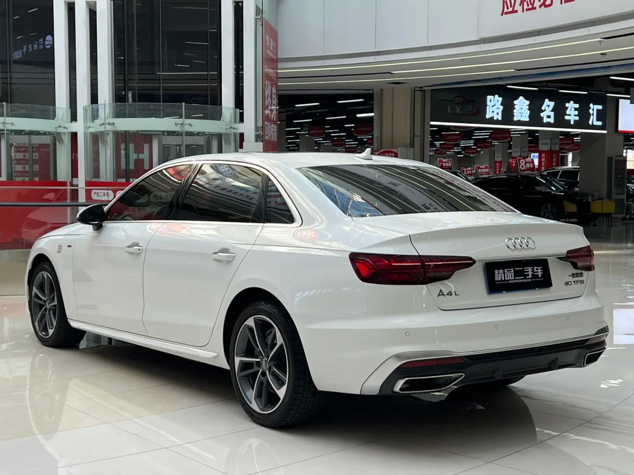 Audi A4L 2021 г. 60068 км. — фото 4
