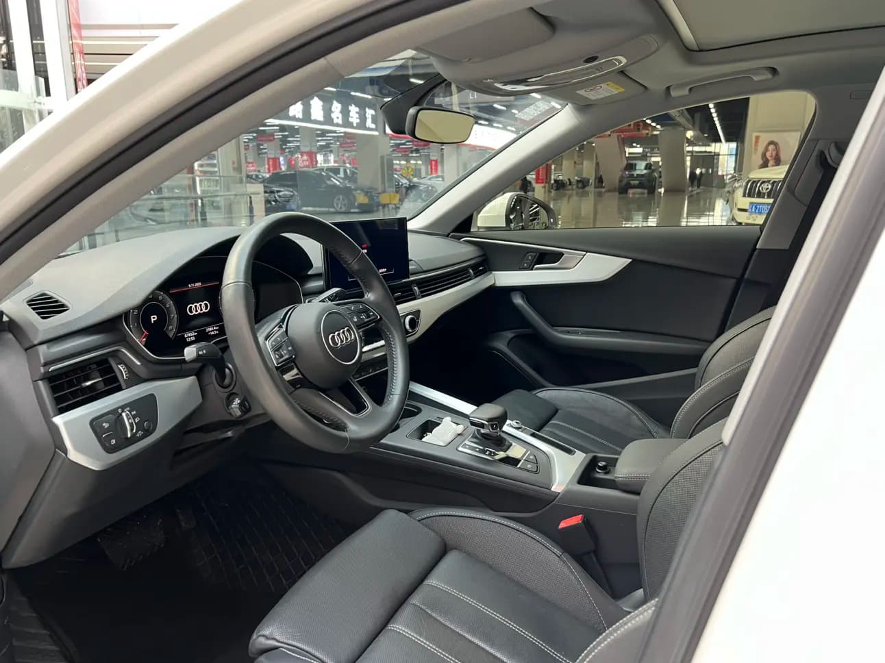 Audi A4L 2021 г. 60068 км. — фото 8