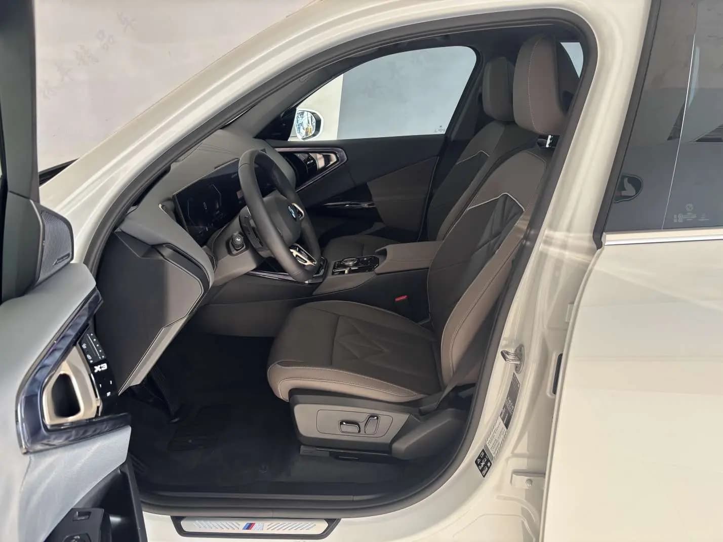 BMW X3 30Li 2.0 xDrive Steptronic (258 л.с.) 2025 г. 8002 км — фото 17