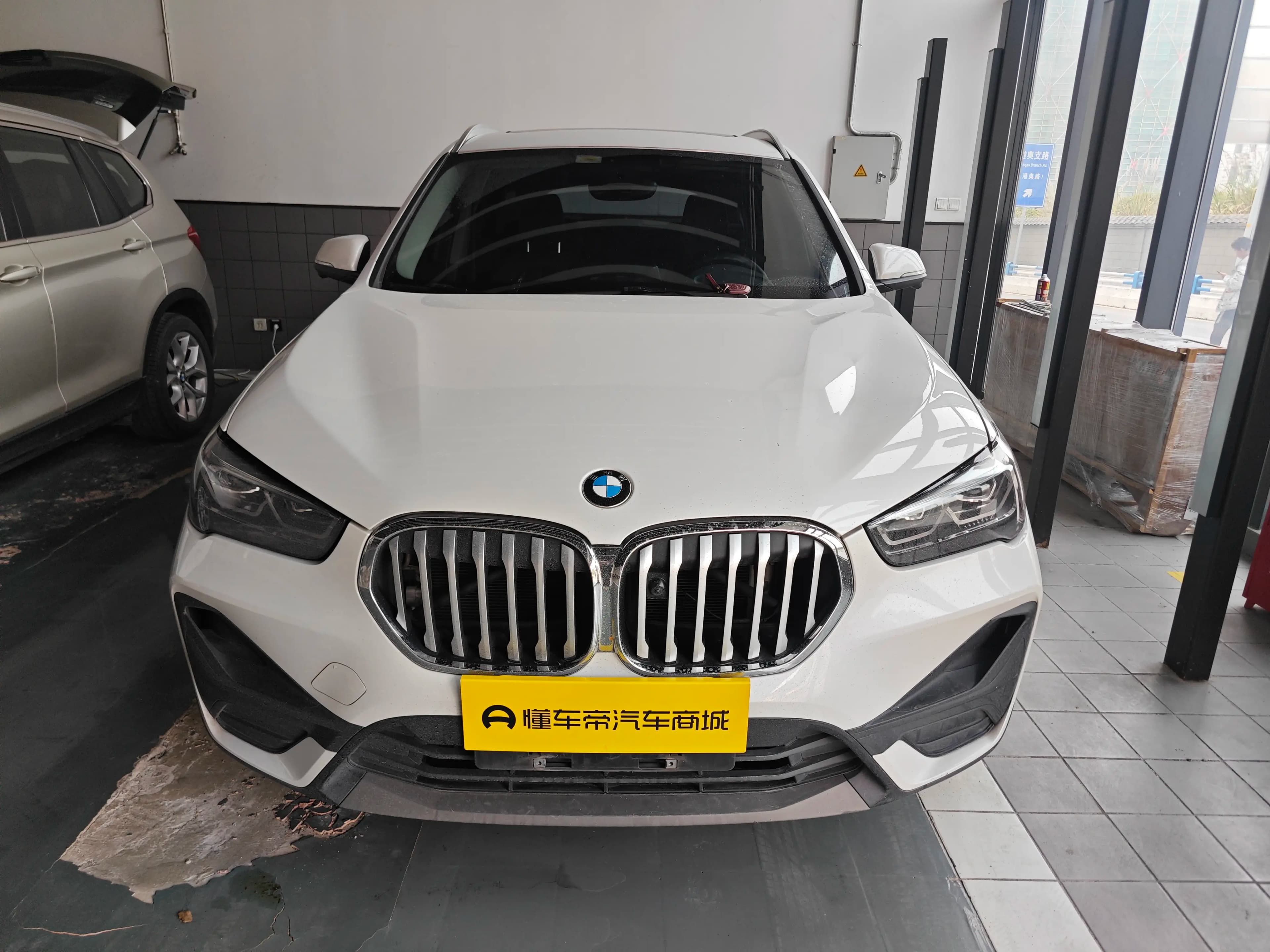 BMW X1 2021 г. 74920 км. — фото 2