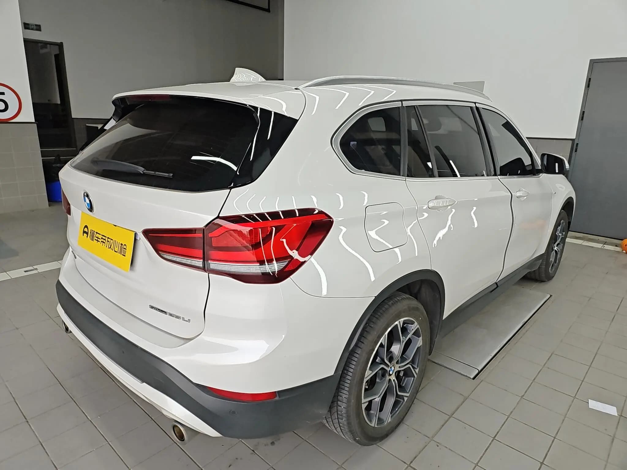 BMW X1 2021 г. 74920 км. — фото 5