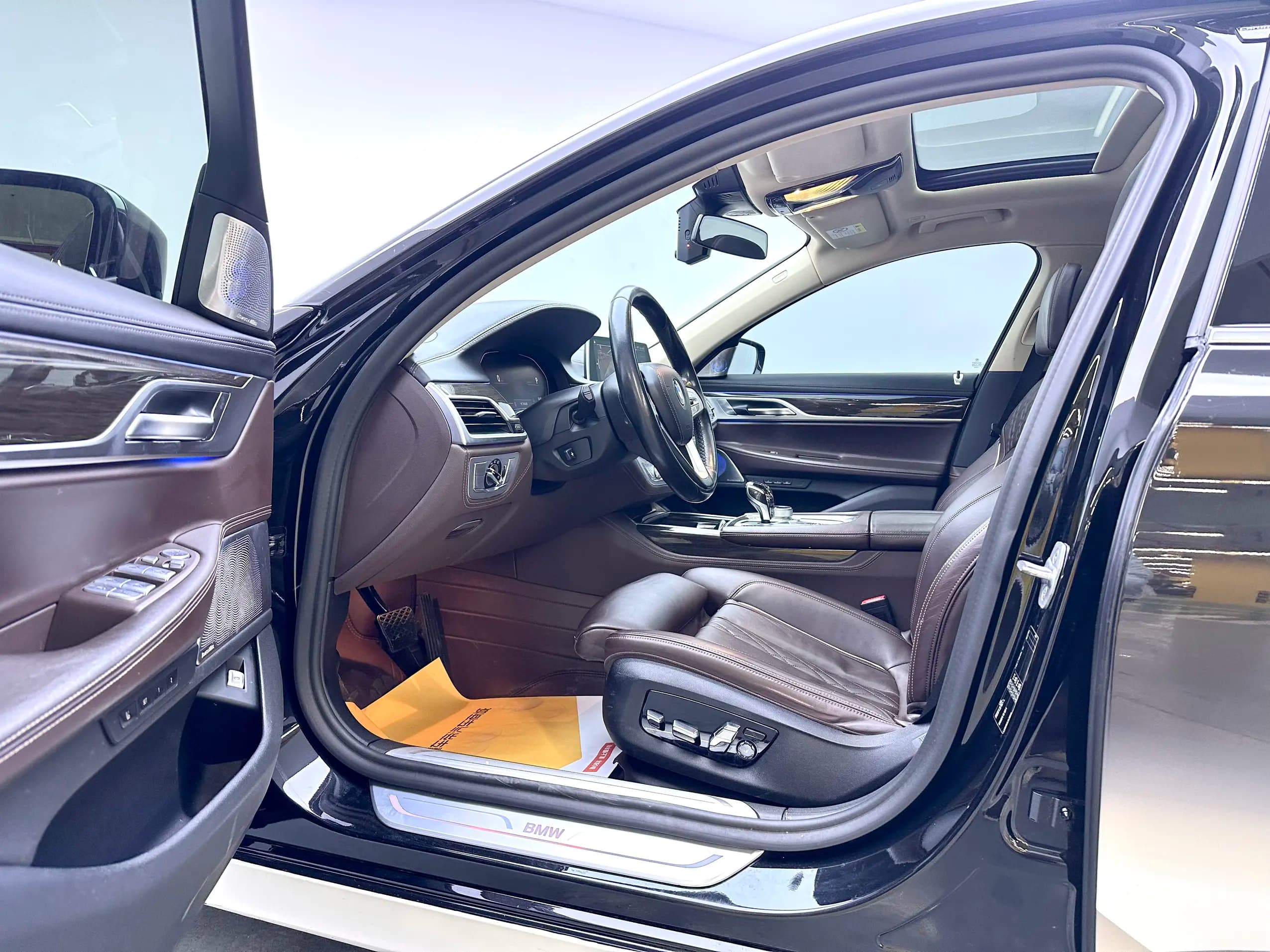 BMW 7 Series 2021 г. 108741 км. — фото 13