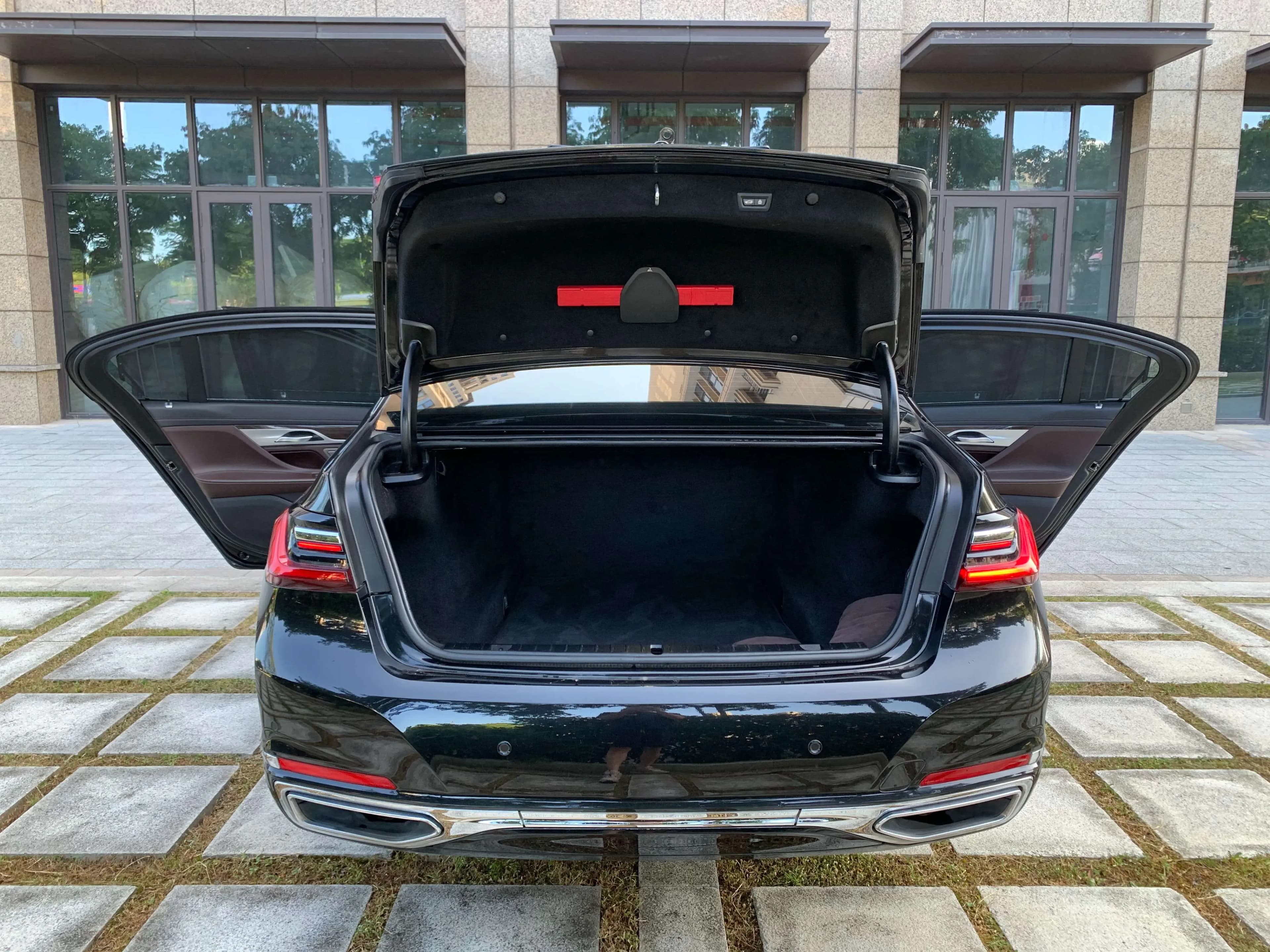 BMW 7 Series 2021 г. 87040 км. — фото 16