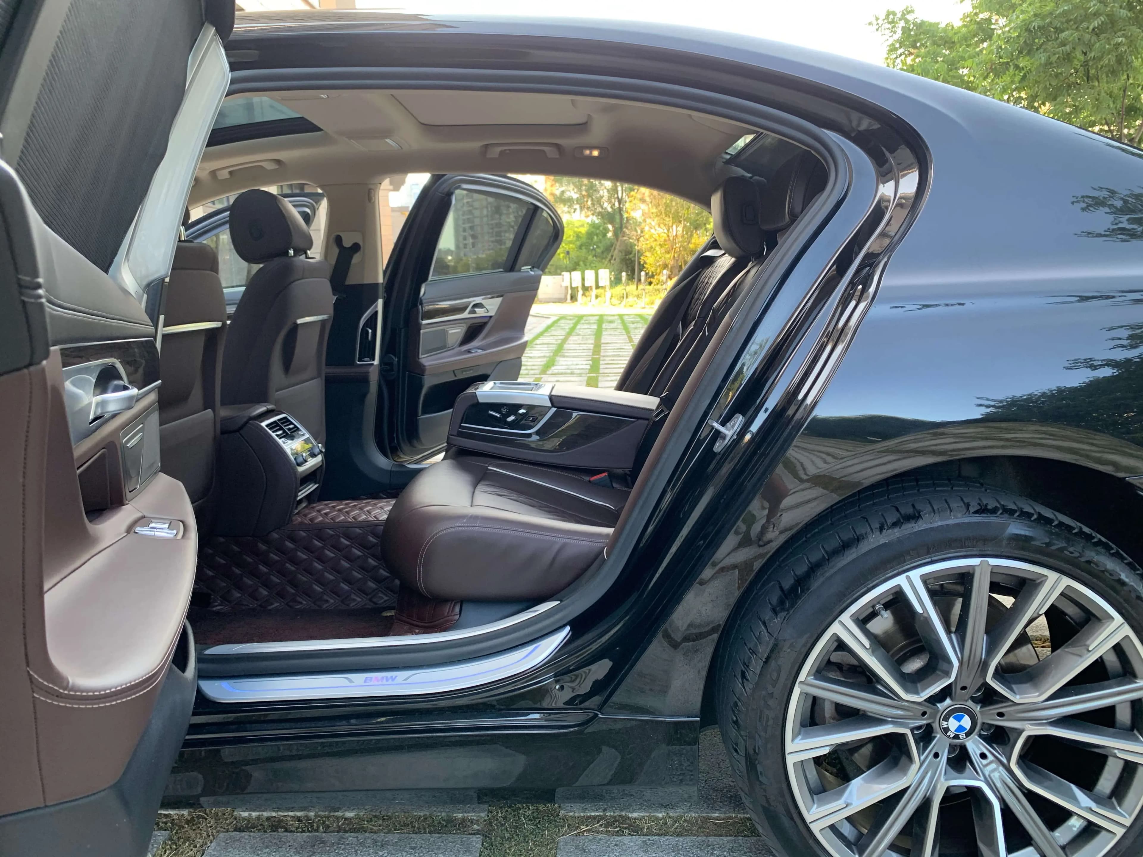 BMW 7 Series 2021 г. 87040 км. — фото 21