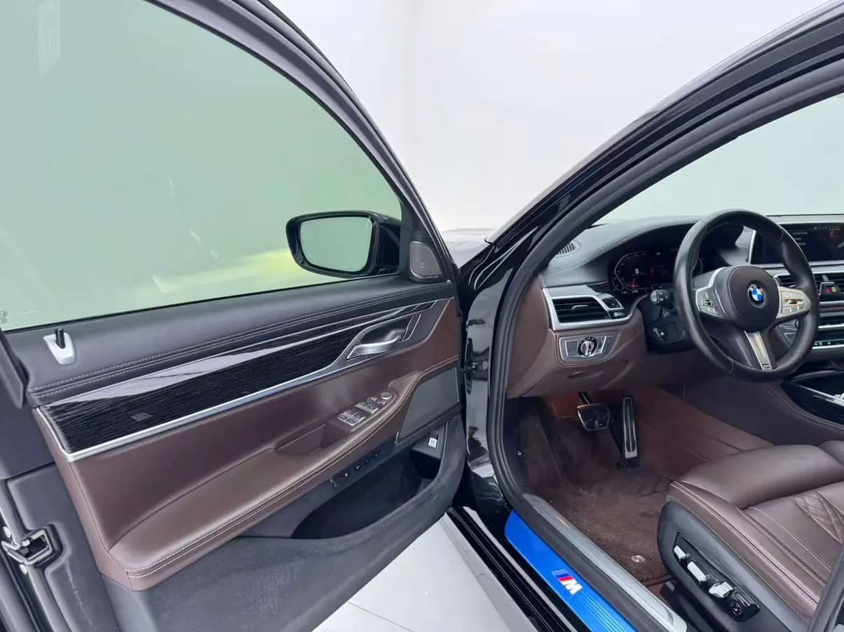 BMW 7 Series 2022 г. 71487 км. — фото 14