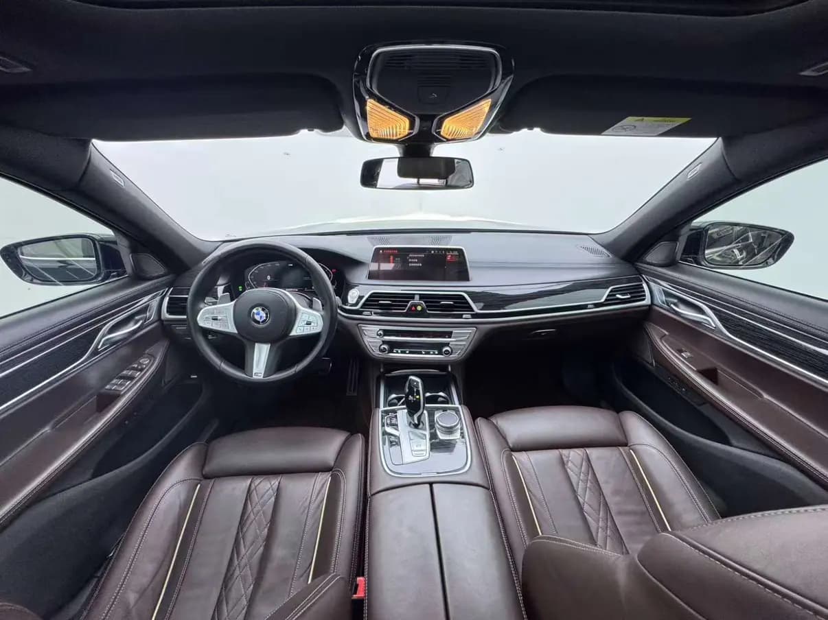 BMW 7 Series 2022 г. 71487 км. — фото 10