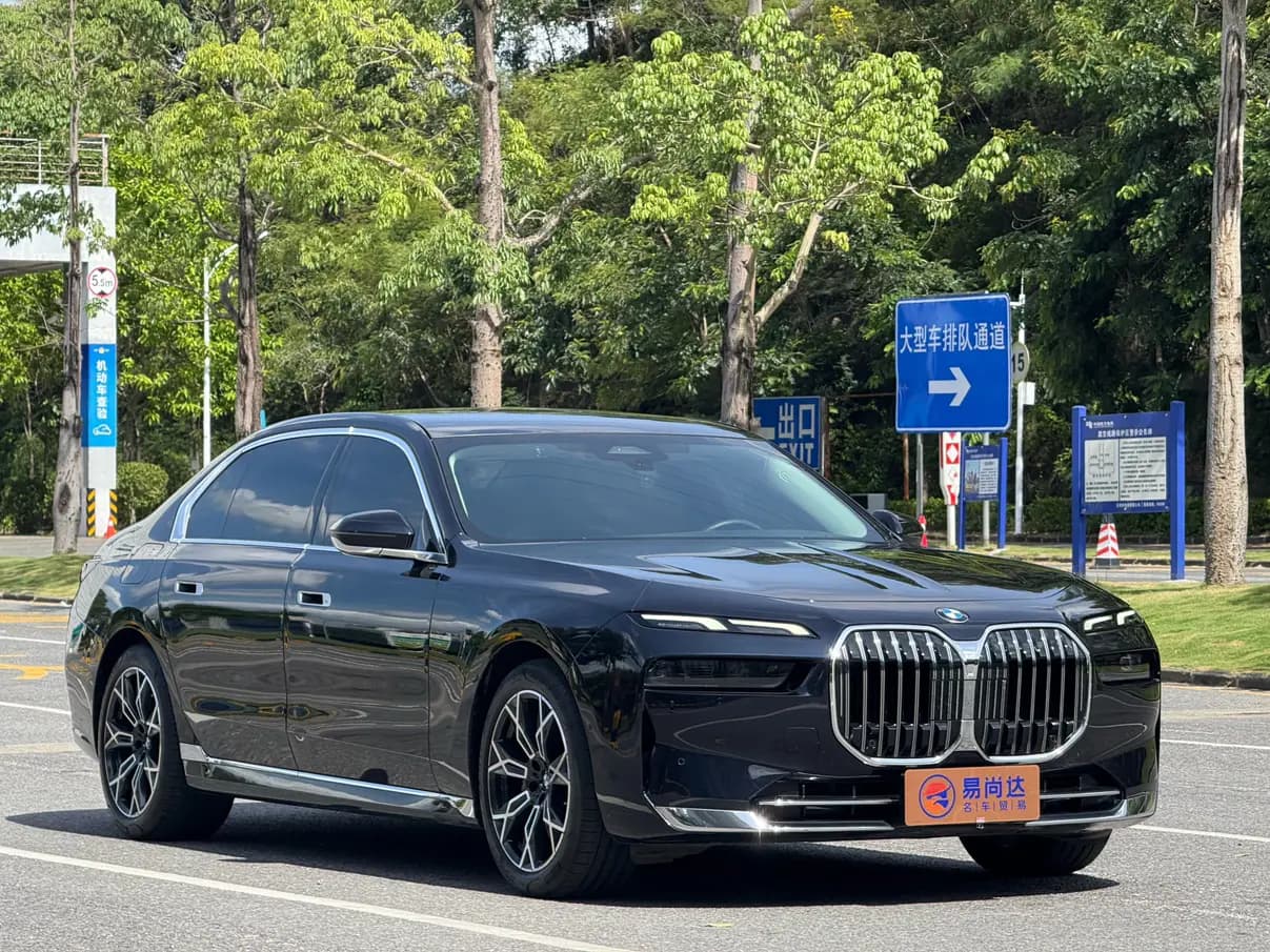 BMW 7 Series 2024 г. 49108 км. — фото 3