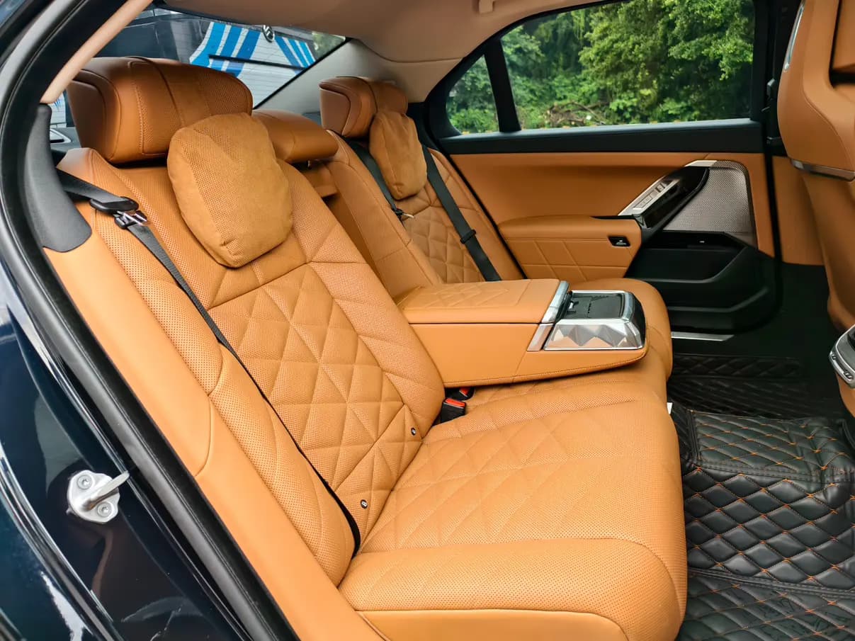 BMW 7 Series 2024 г. 49108 км. — фото 9