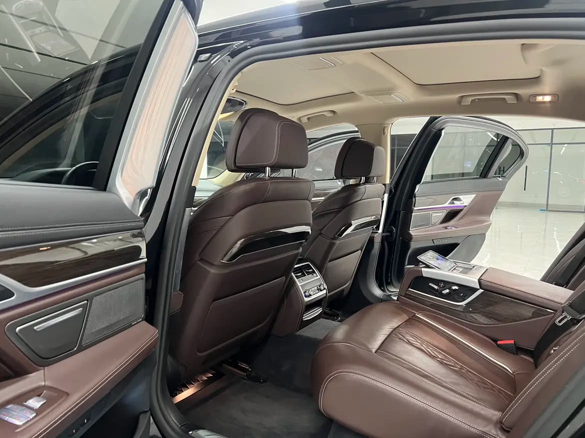 BMW 7 Series 2021 г. 42019 км. — фото 14