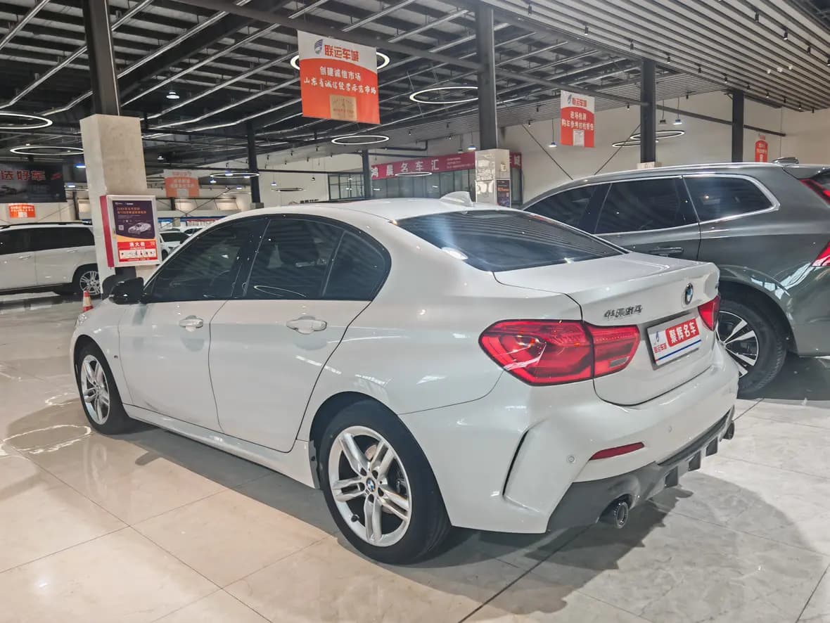 BMW 1 Series 2021 г. 41077 км. — фото 4