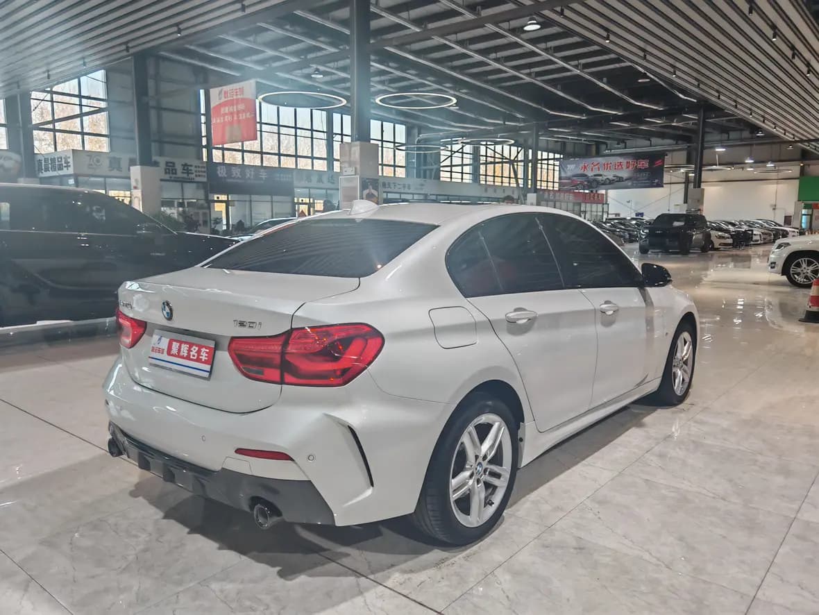 BMW 1 Series 2021 г. 41077 км. — фото 6