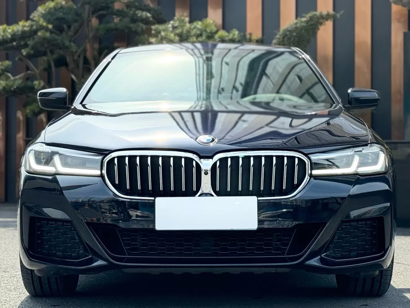 BMW 5 Series 2021 г. 46037 км. — фото 2