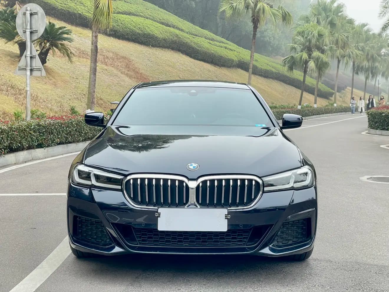 BMW 5 Series 2022 г. 38081 км. — фото 2