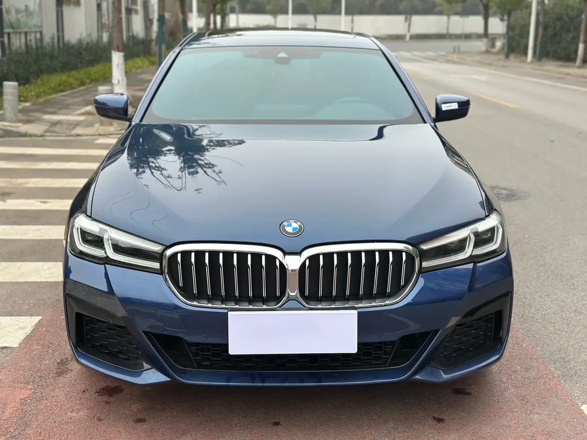 BMW 5 Series 2022 г. 88080 км. — фото 2