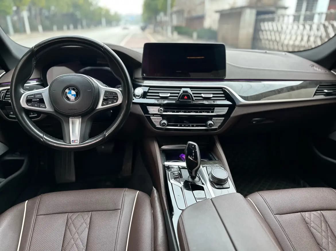 BMW 5 Series 2022 г. 88080 км. — фото 4
