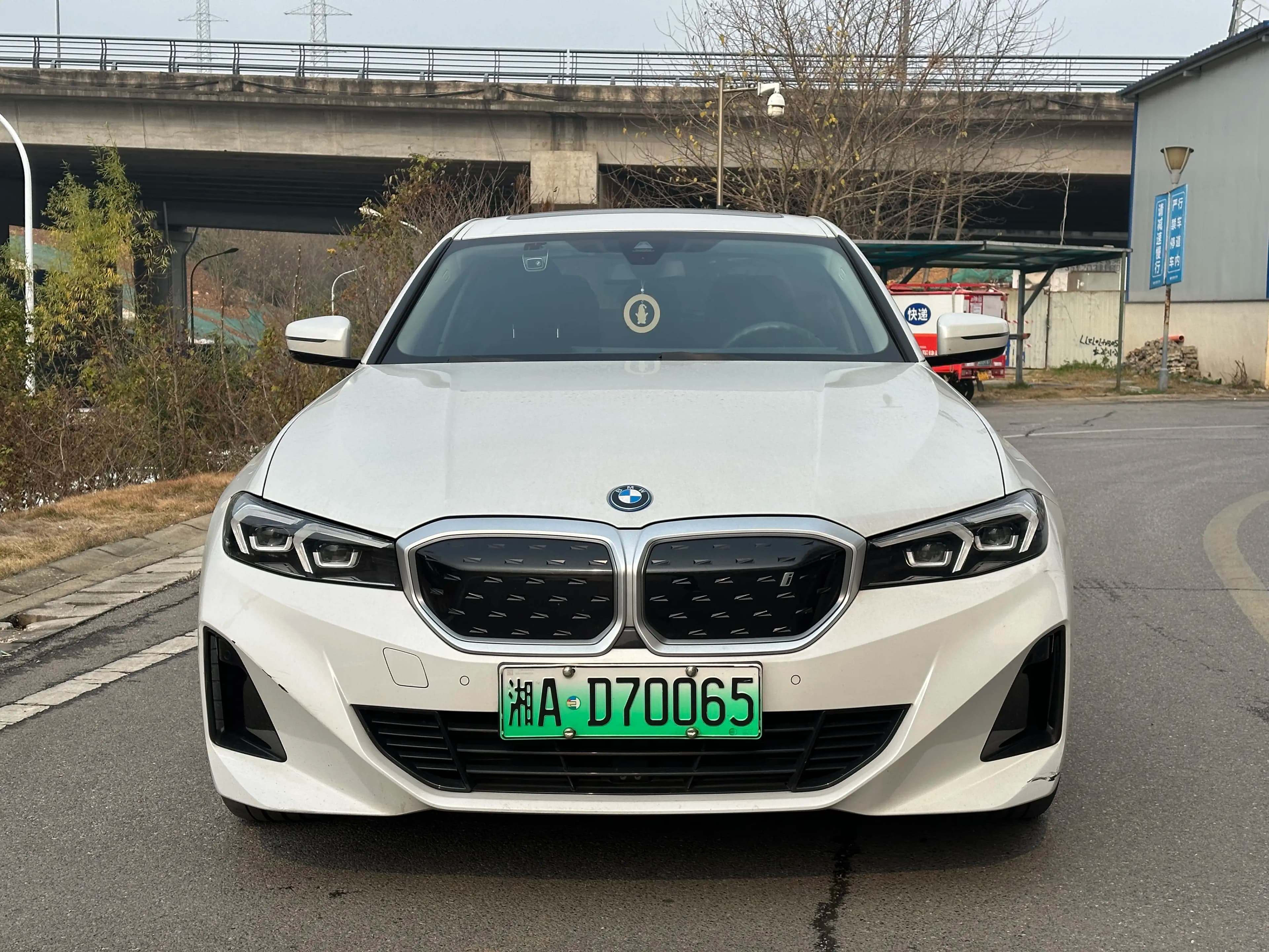 BMW i3 2023 г. 45130 км. — фото 2