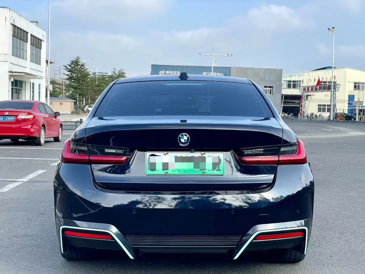 BMW i3 2023 г. 50005 км. — фото 5