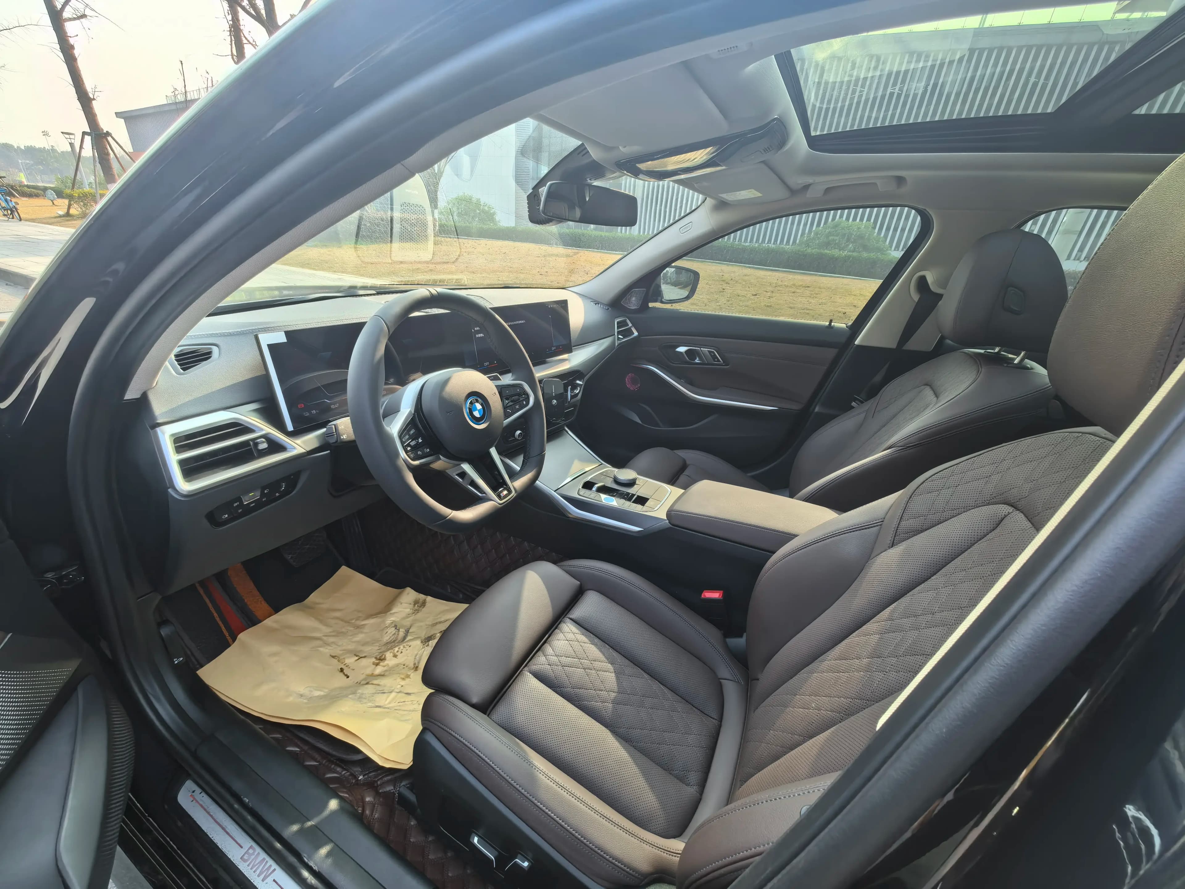 BMW i3 2025 г. 14001 км. — фото 13