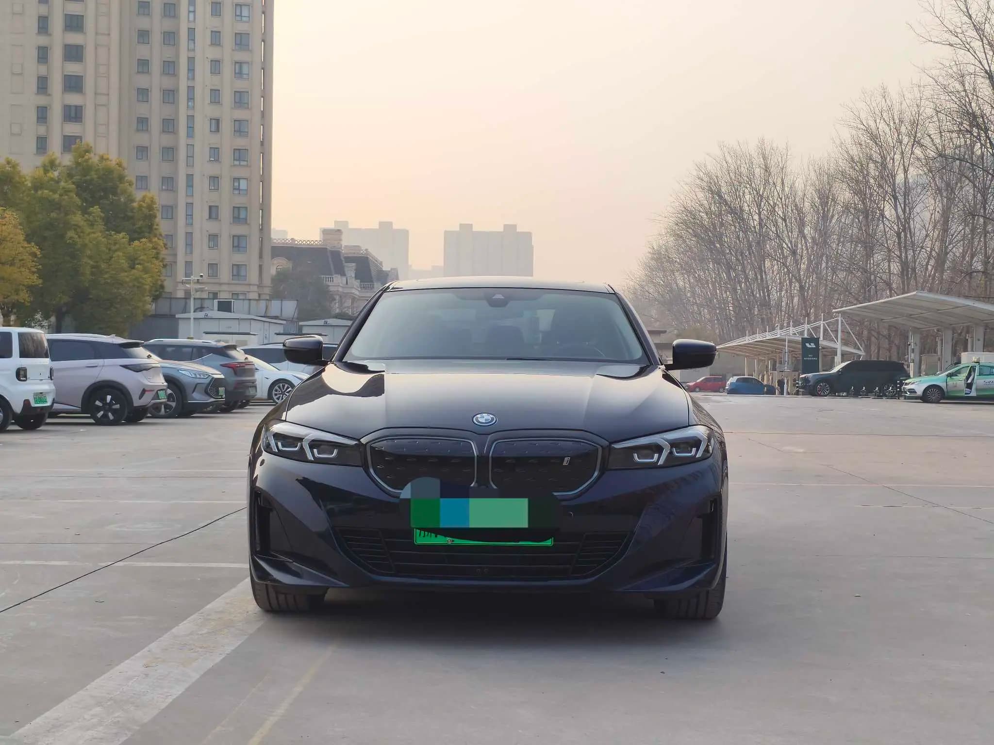 BMW i3 2023 г. 71610 км. — фото 2