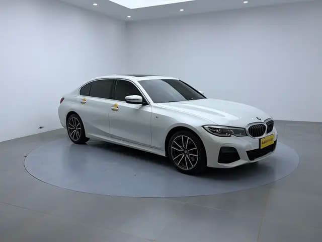 BMW 3 Series 2021 г. 54234 км. — фото 3