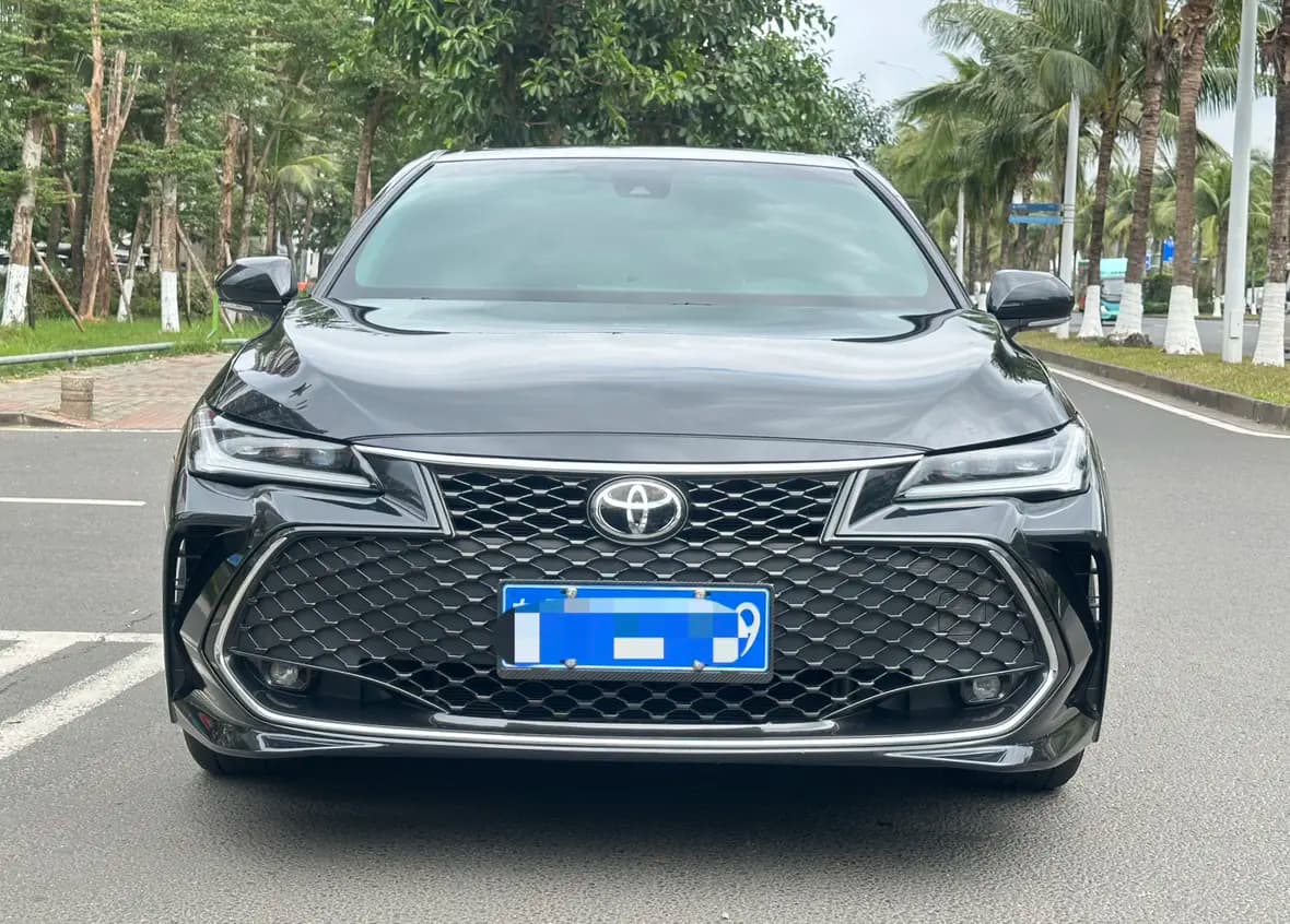 Toyota Avalon 2024 г. 20117 км. — фото 2