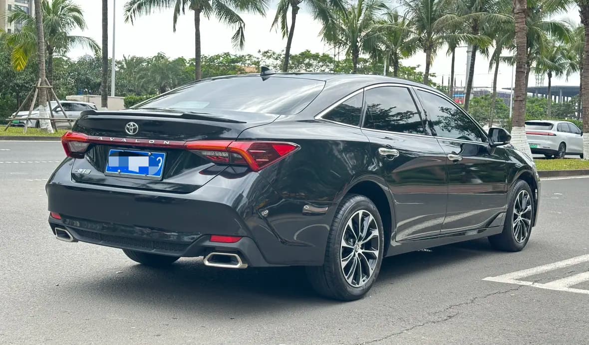 Toyota Avalon 2024 г. 20117 км. — фото 3