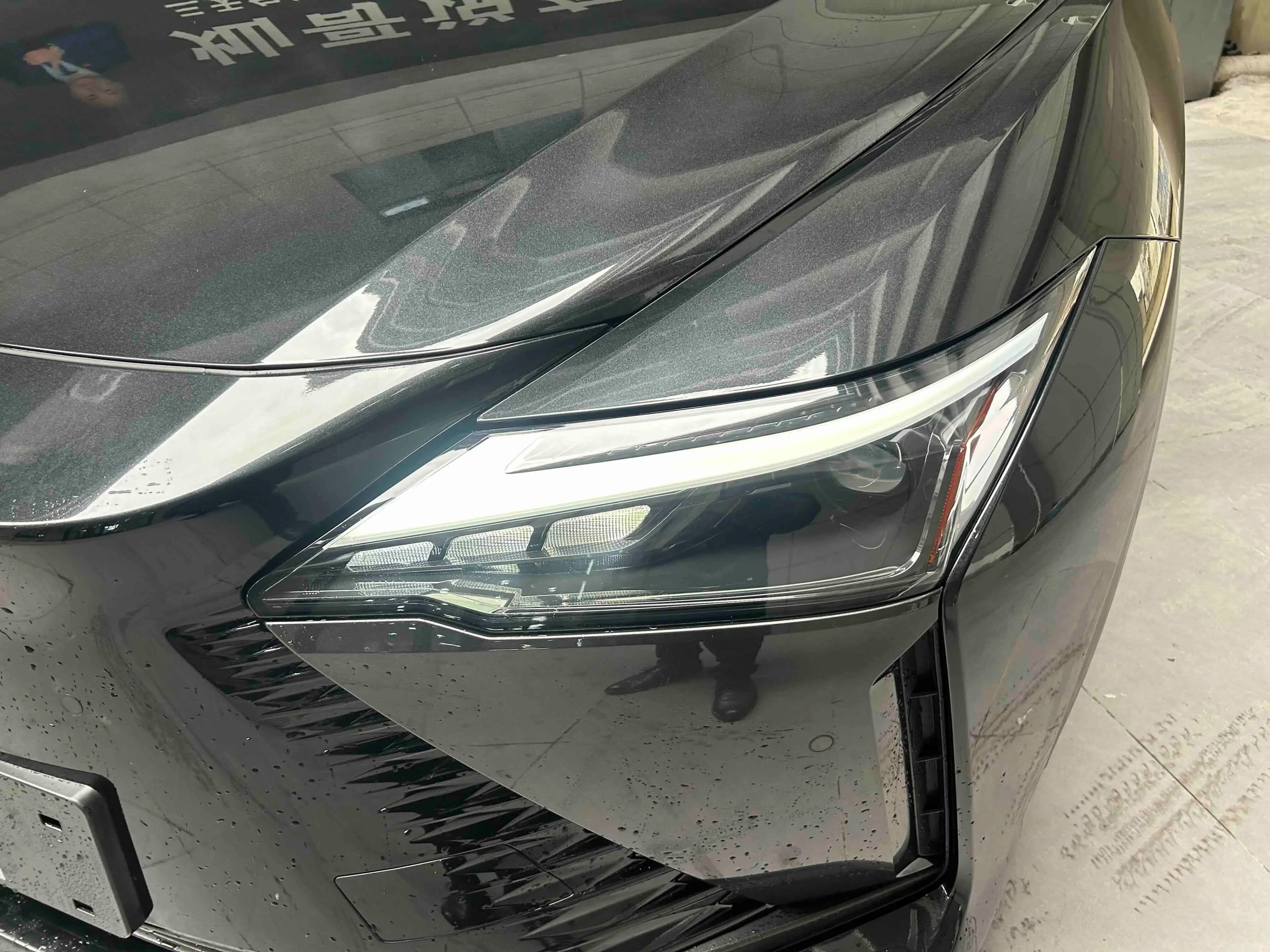 Lexus RZ 2023 г. 32094 км. — фото 5