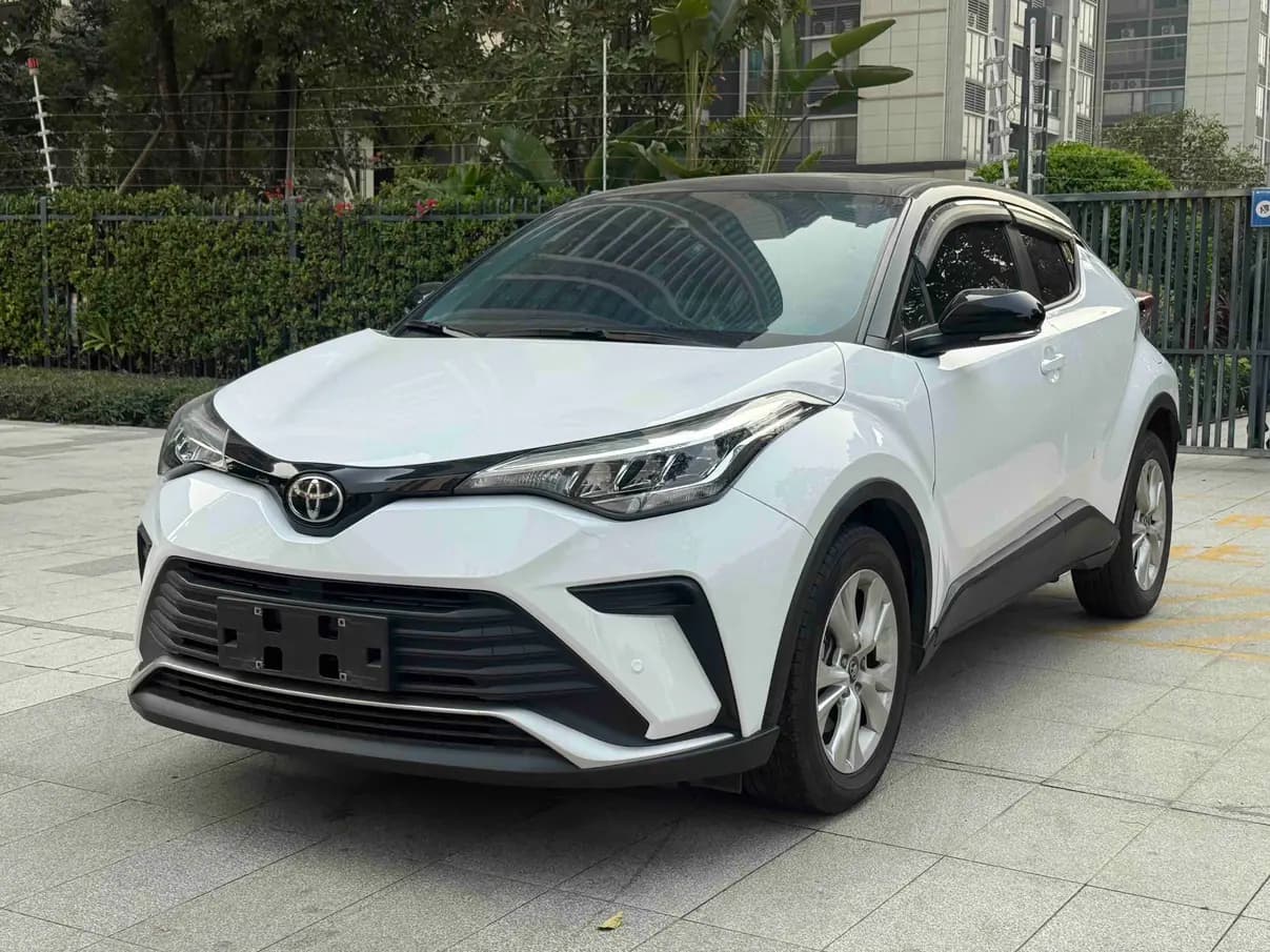 Toyota C-HR Hybrid 2023 г. 30072 км.