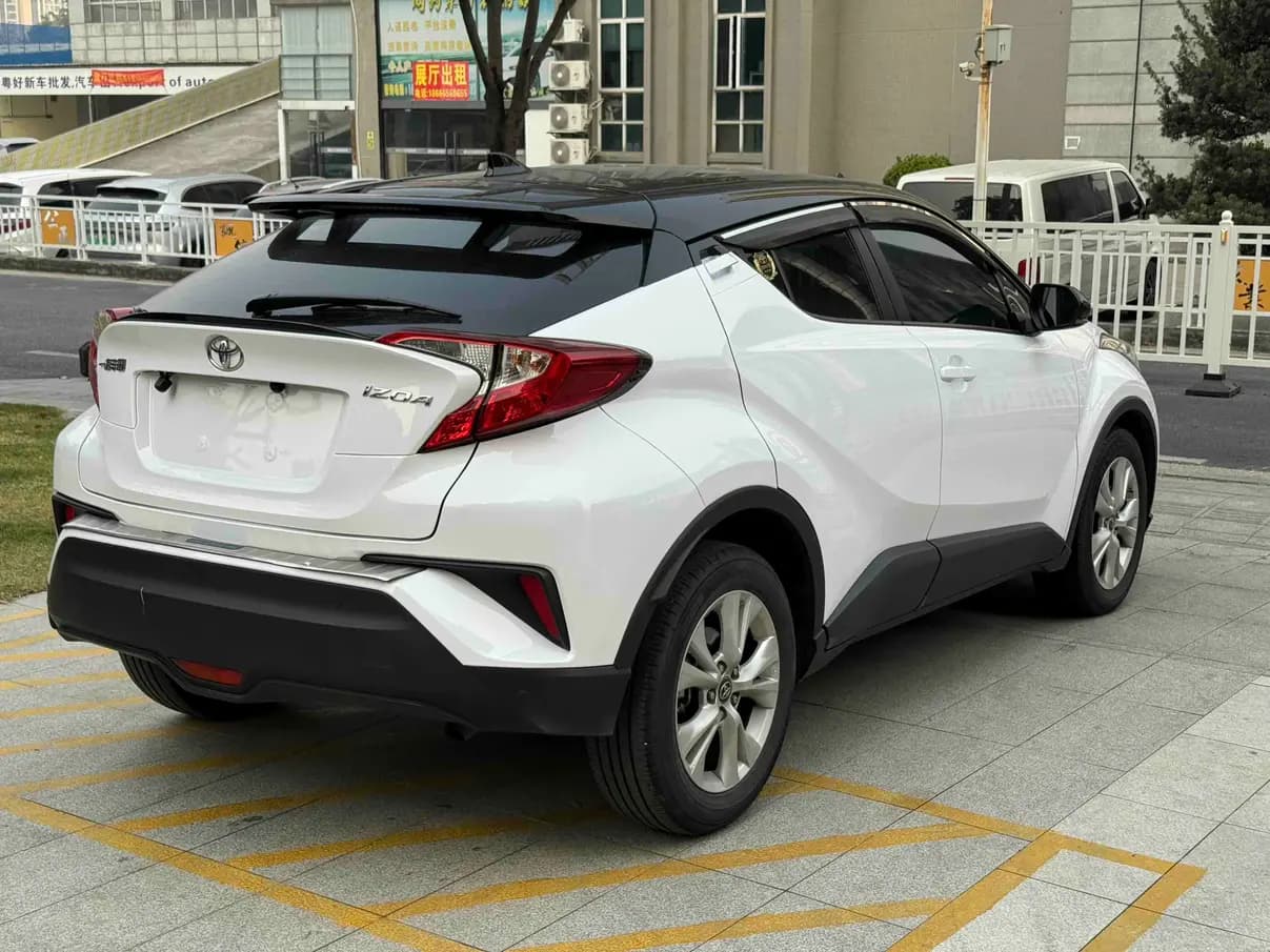 Toyota C-HR Hybrid 2023 г. 30072 км. — фото 4