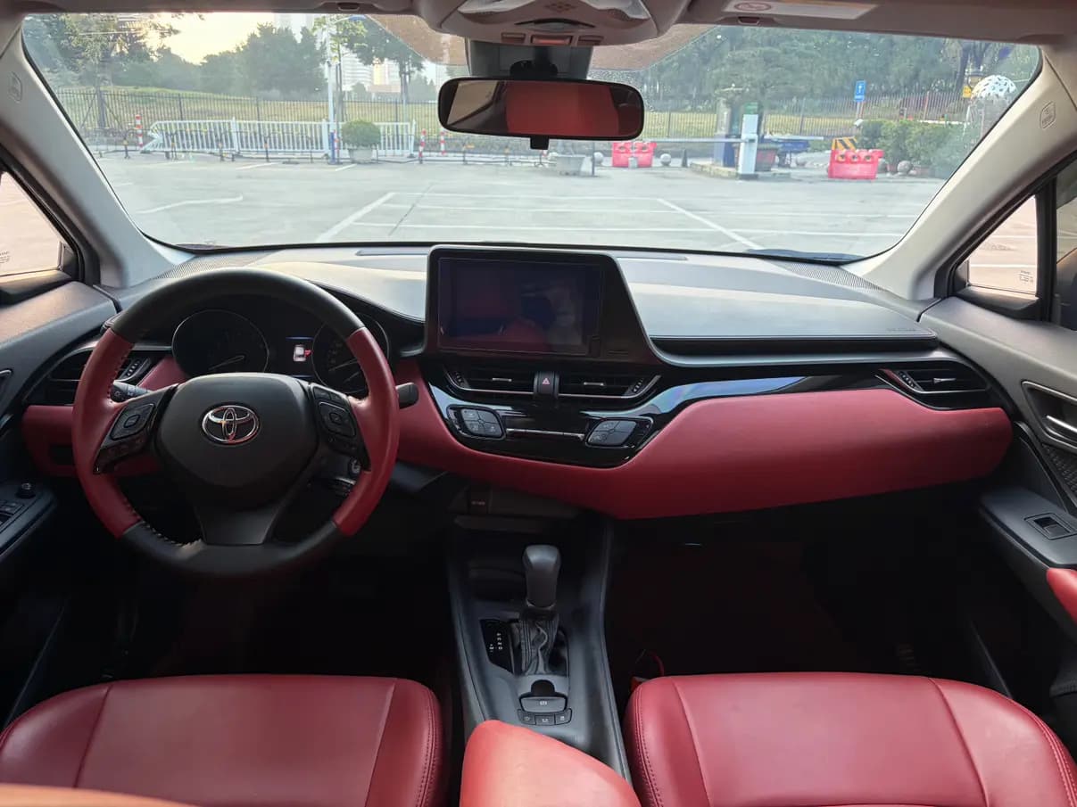 Toyota C-HR Hybrid 2023 г. 30072 км. — фото 6