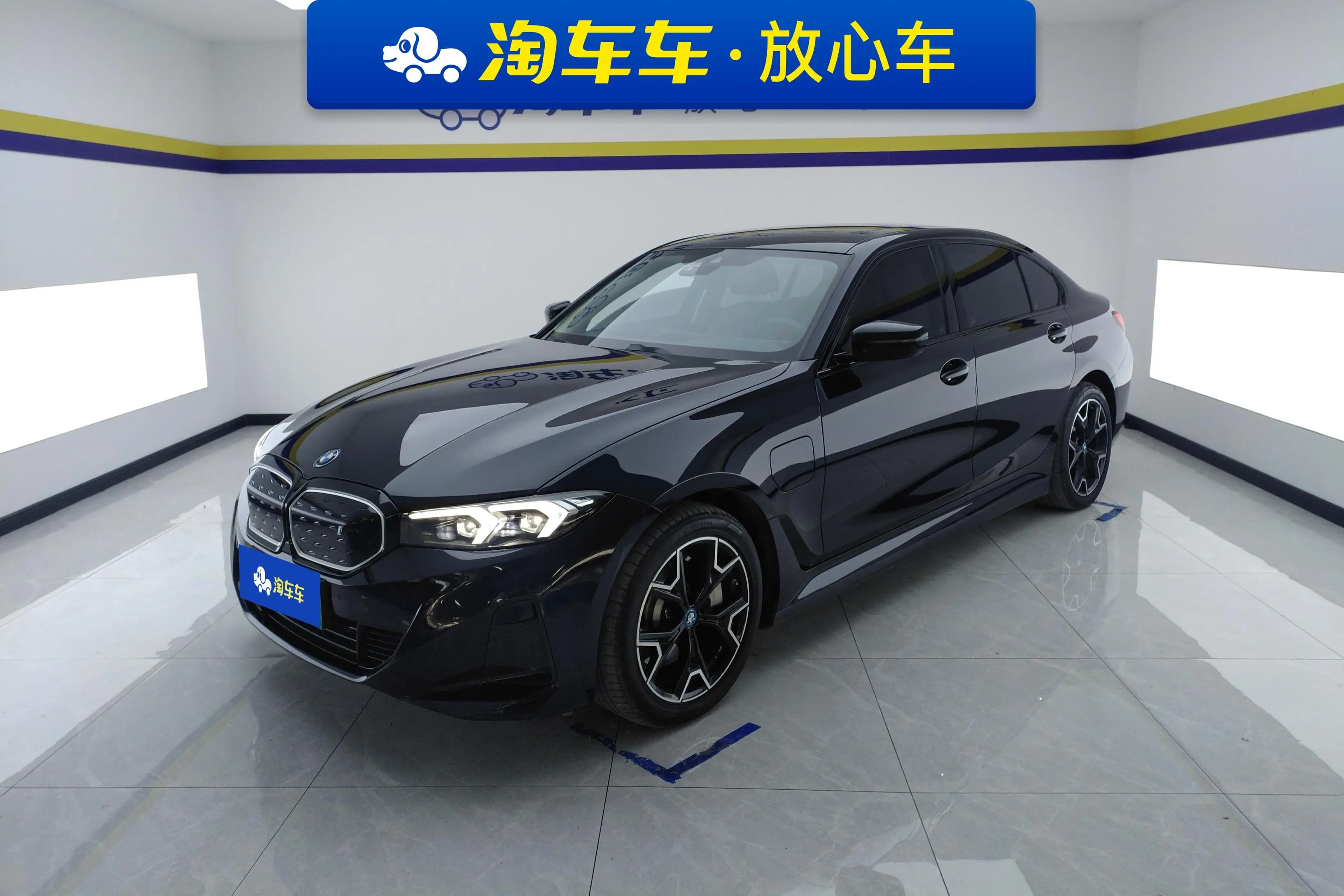 BMW i3 2024 г. 43213 км.
