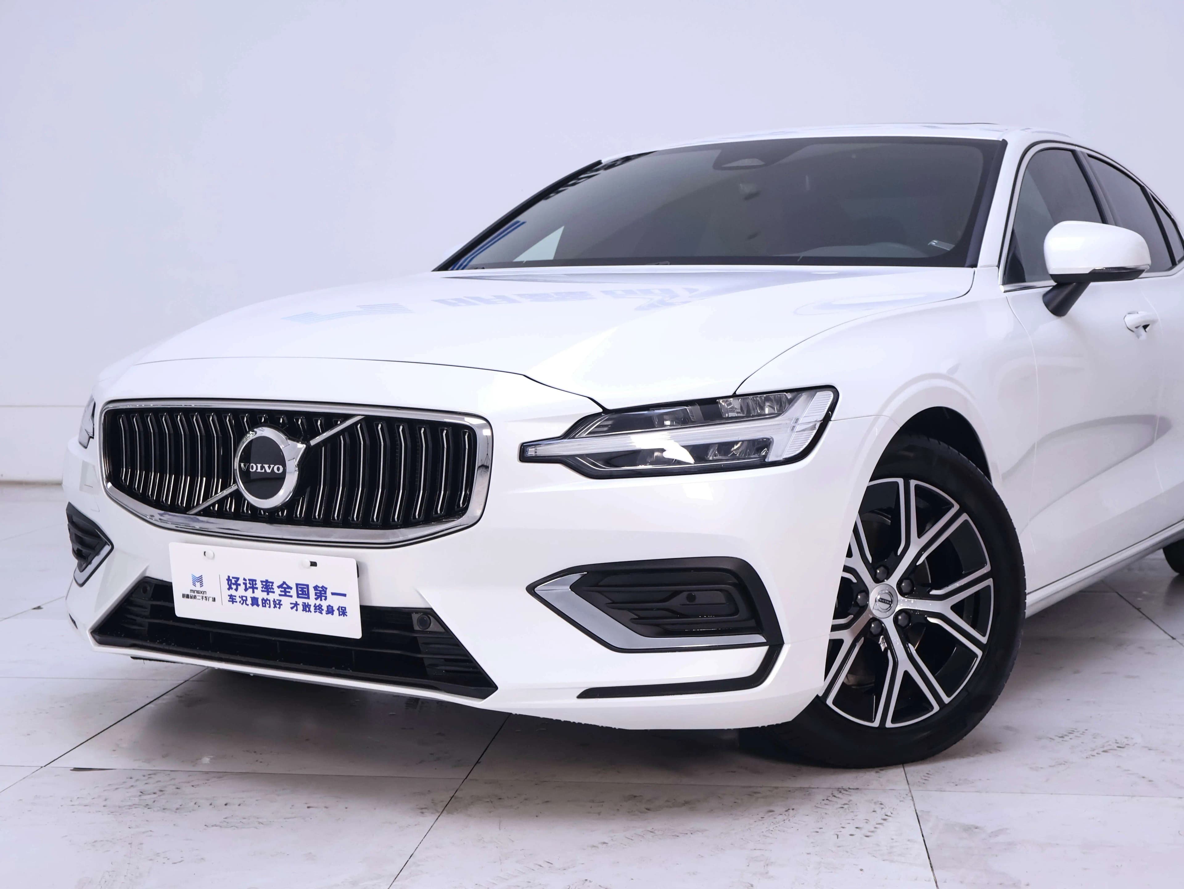 Volvo S60 2024 г. 3933 км. — фото 10