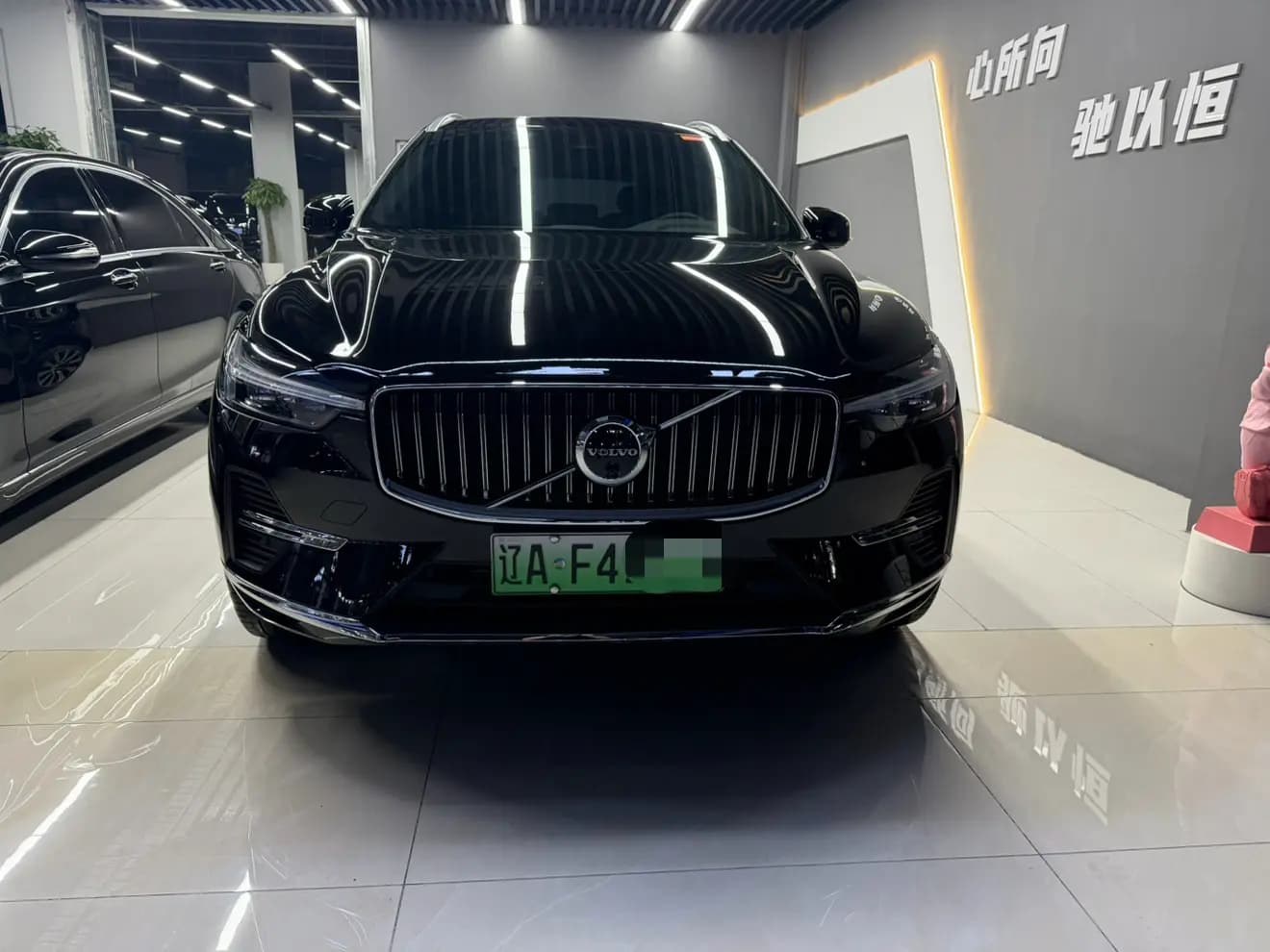 Volvo XC60 PHEV 2024 г. 4104 км. — фото 2