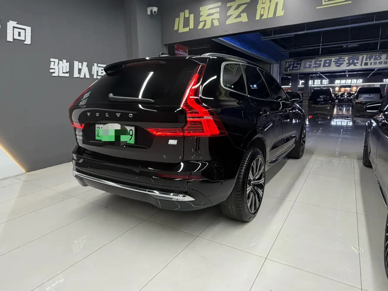 Volvo XC60 PHEV 2024 г. 4104 км. — фото 6