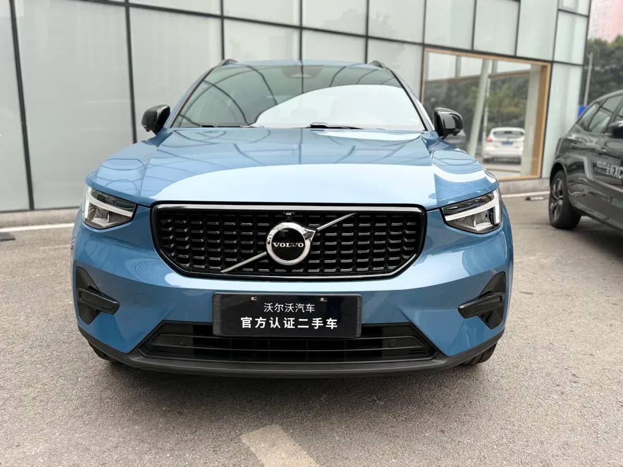 Volvo XC40 2023 г. 60125 км. — фото 2