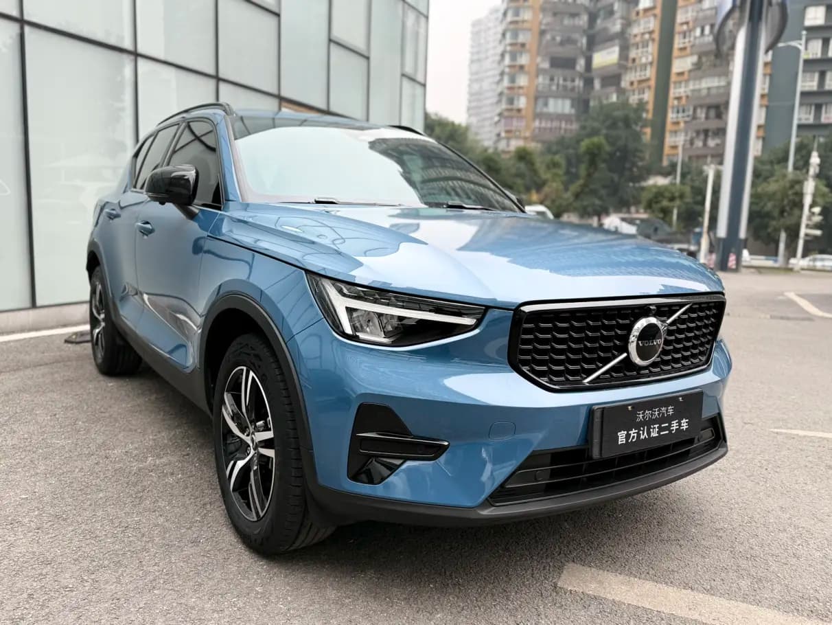 Volvo XC40 2023 г. 60125 км. — фото 3