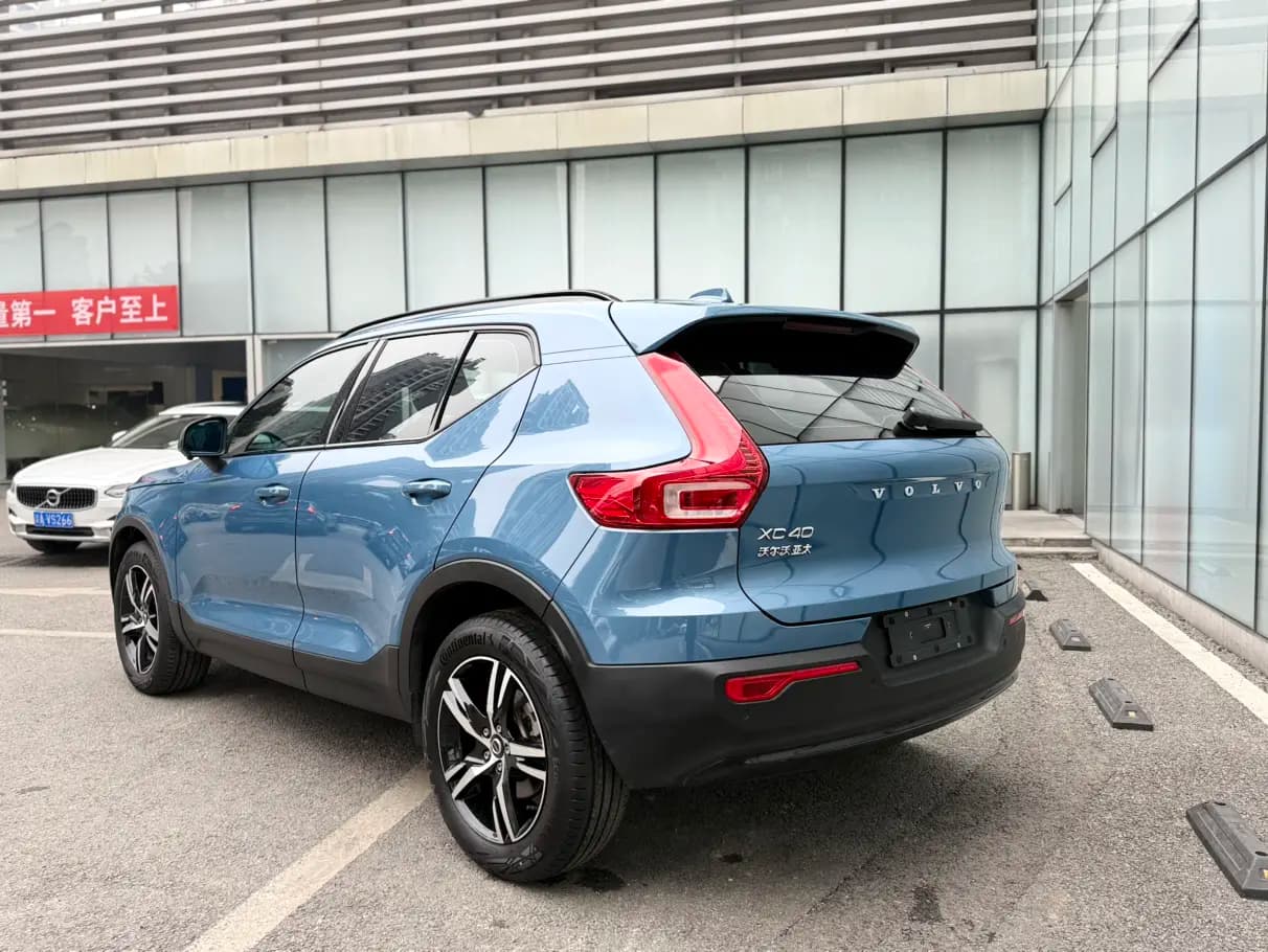 Volvo XC40 2023 г. 60125 км. — фото 5