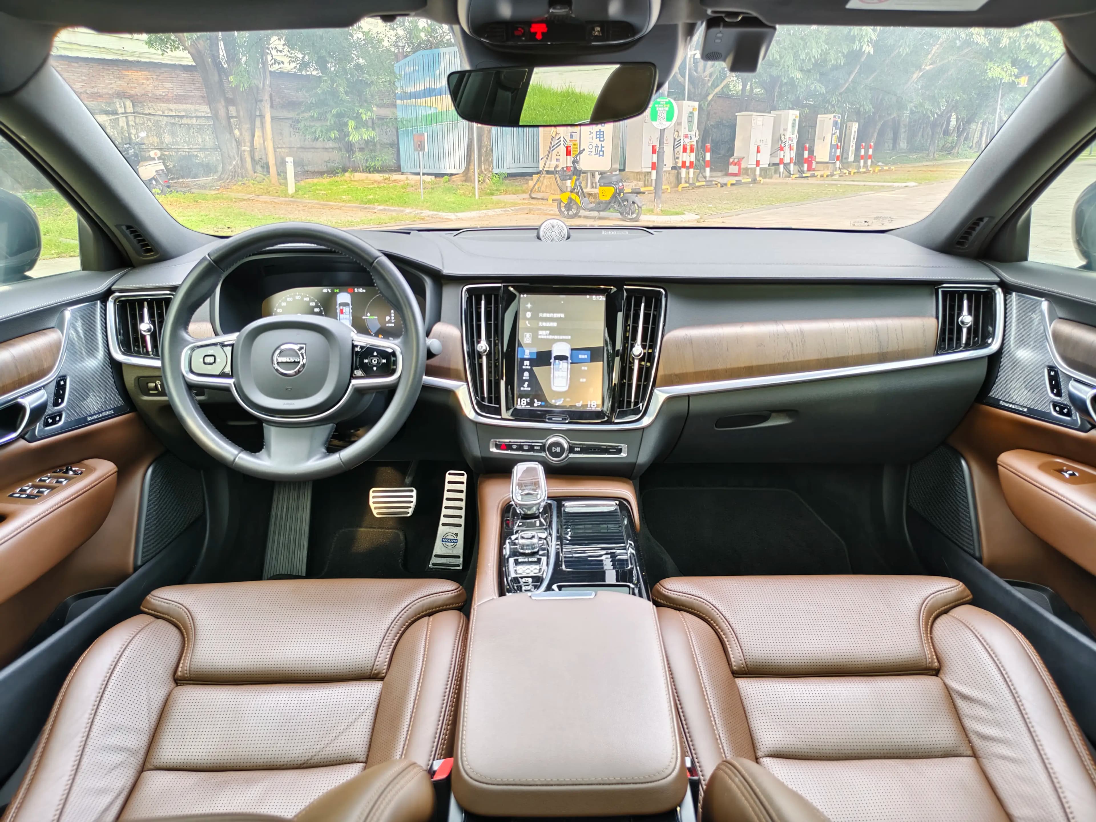 Volvo S90 PHEV 2021 г. 56105 км. — фото 12