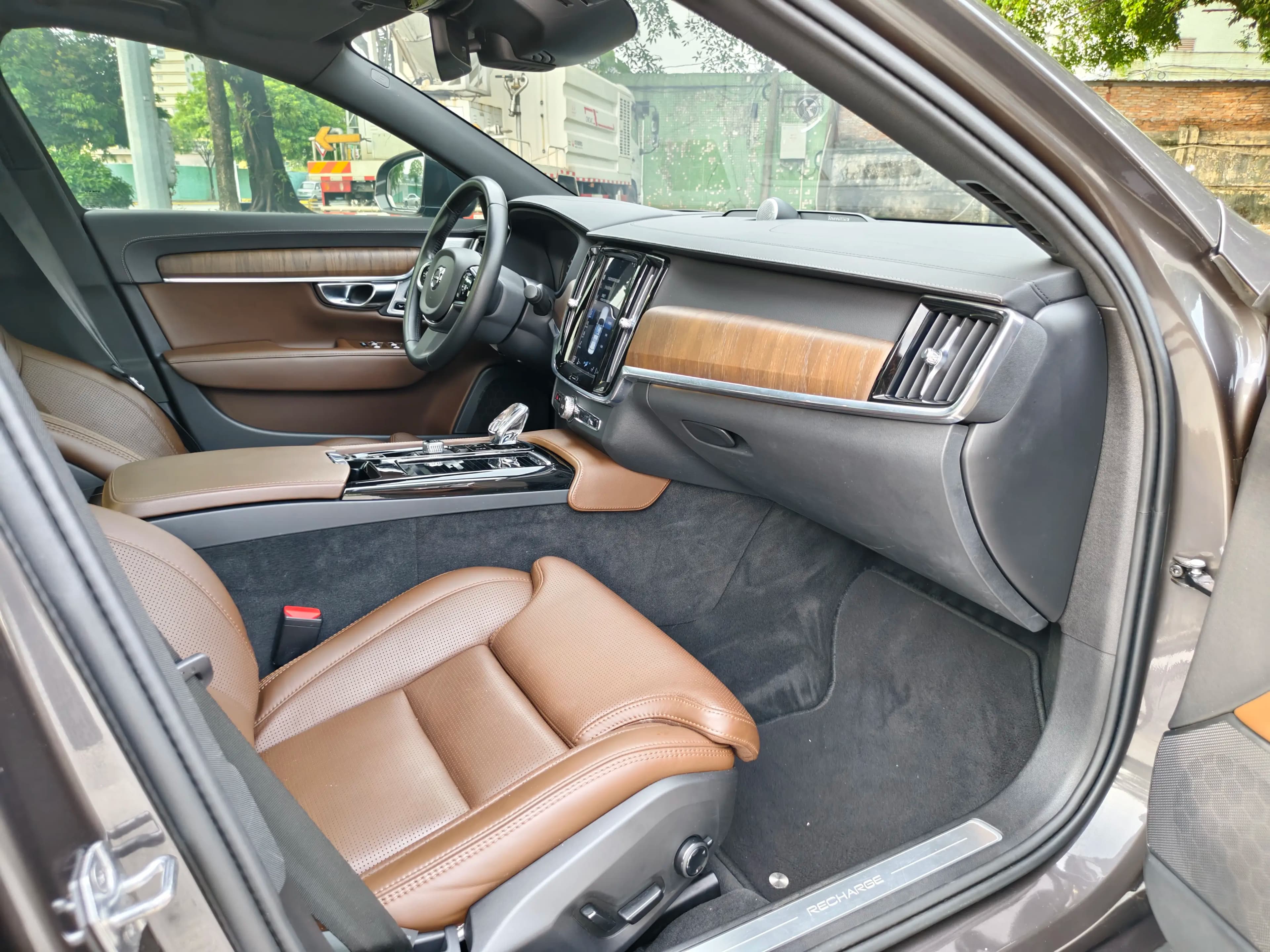 Volvo S90 PHEV 2021 г. 56105 км. — фото 15
