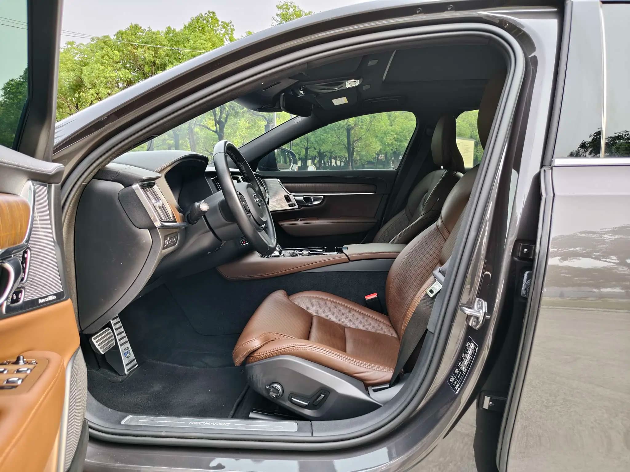 Volvo S90 PHEV 2021 г. 56105 км. — фото 16