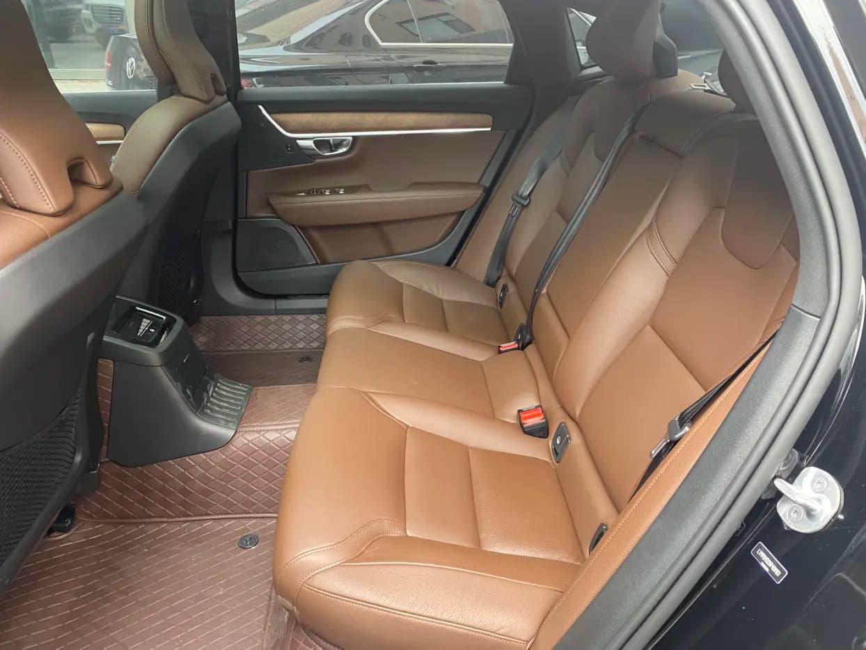 Volvo S90 PHEV 2024 г. 23143 км. — фото 11