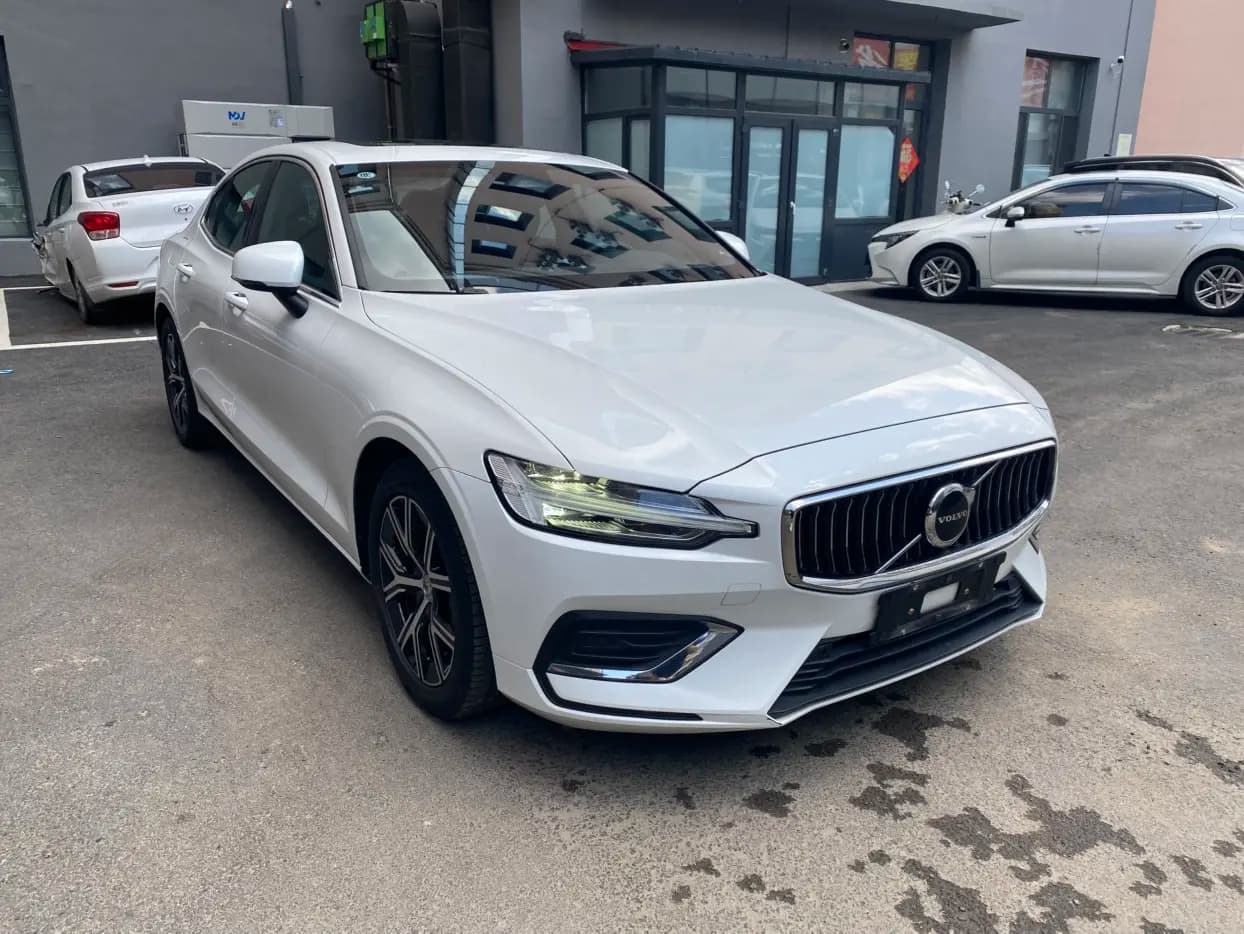 Volvo S60 2022 г. 46145 км. — фото 3