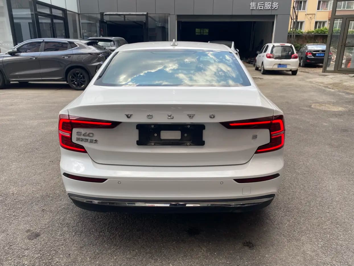 Volvo S60 2022 г. 46145 км. — фото 5