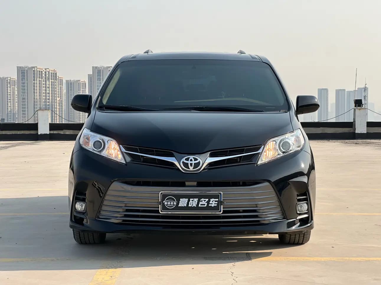 Toyota Sienna 2022 г. 12089 км. — фото 2