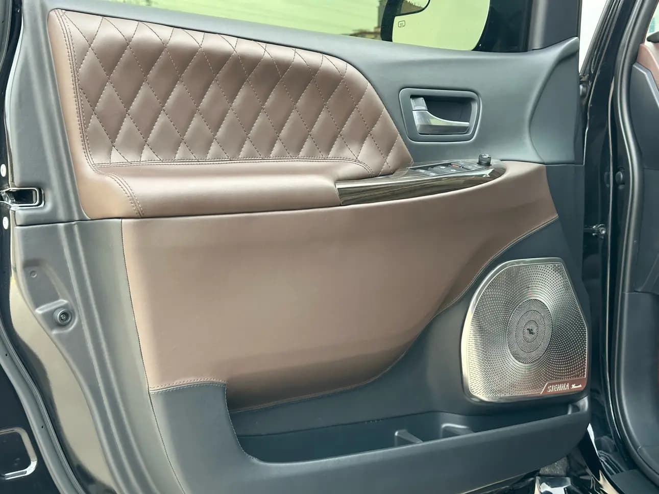 Toyota Sienna 2022 г. 12089 км. — фото 13