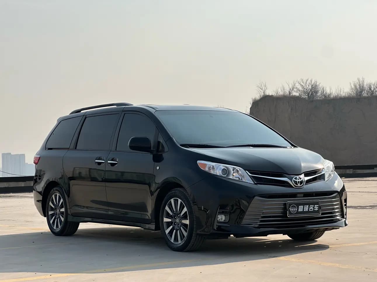 Toyota Sienna 2022 г. 12089 км. — фото 3