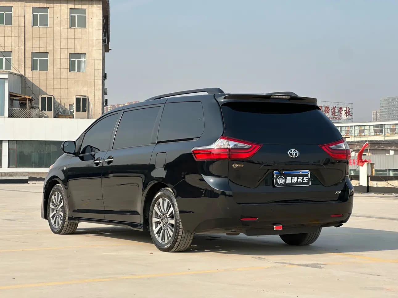 Toyota Sienna 2022 г. 12089 км. — фото 5