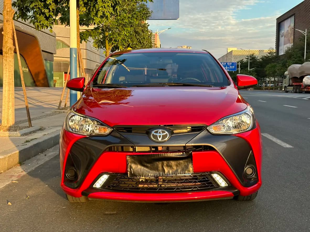 Toyota Yaris L 2022 г. 13128 км. — фото 2