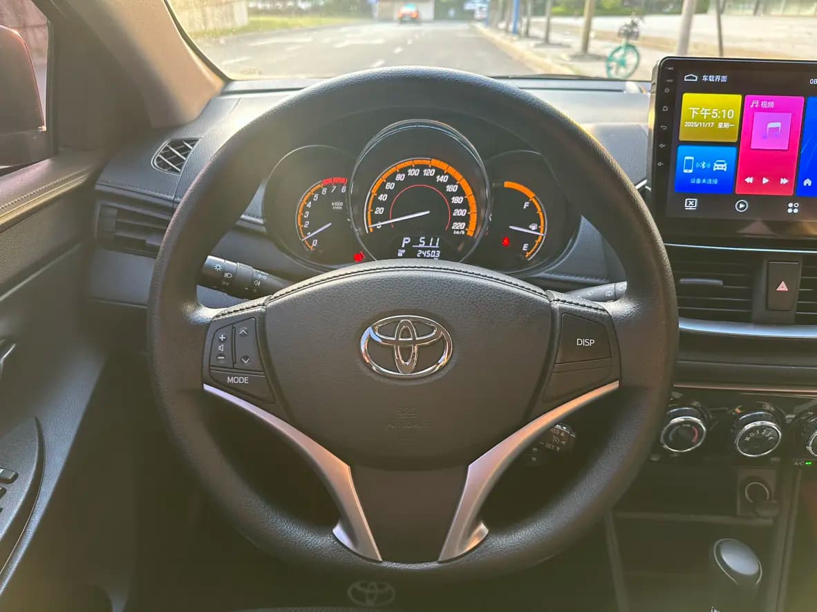 Toyota Yaris L 2022 г. 13128 км. — фото 11